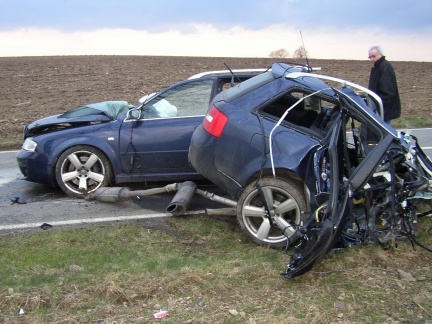 incidenti-auto-distrazioni-telefonare incidenti-auto-distrazioni-telefonare