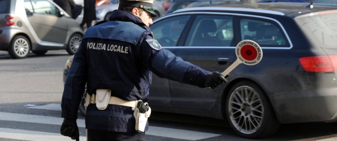 Guida Con Patente Scaduta Cosa Fare E Quali Sanzioni