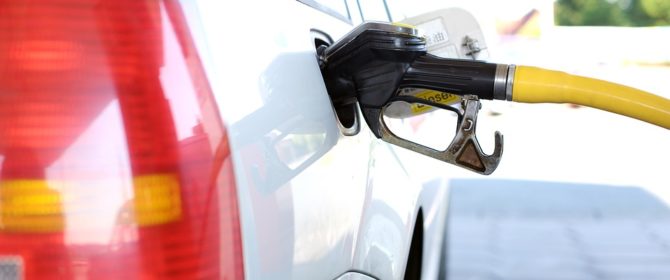 La bufala delle assicurazioni auto gratis per i migranti