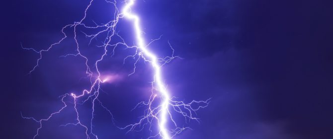 La garanzia Eventi atmosferici è una delle più importanti coperture accessorie da abbinare alla RC Auto