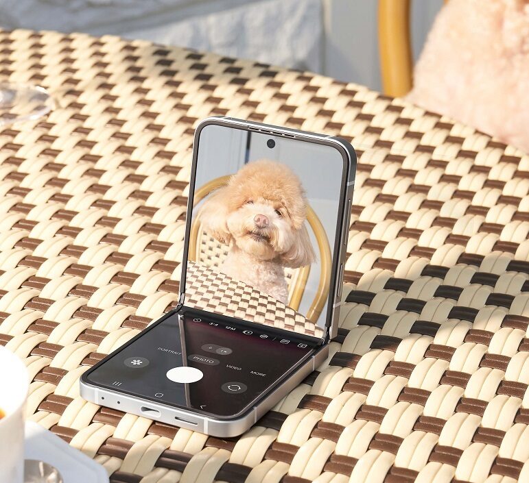 Samsung Galaxy Z Flip6